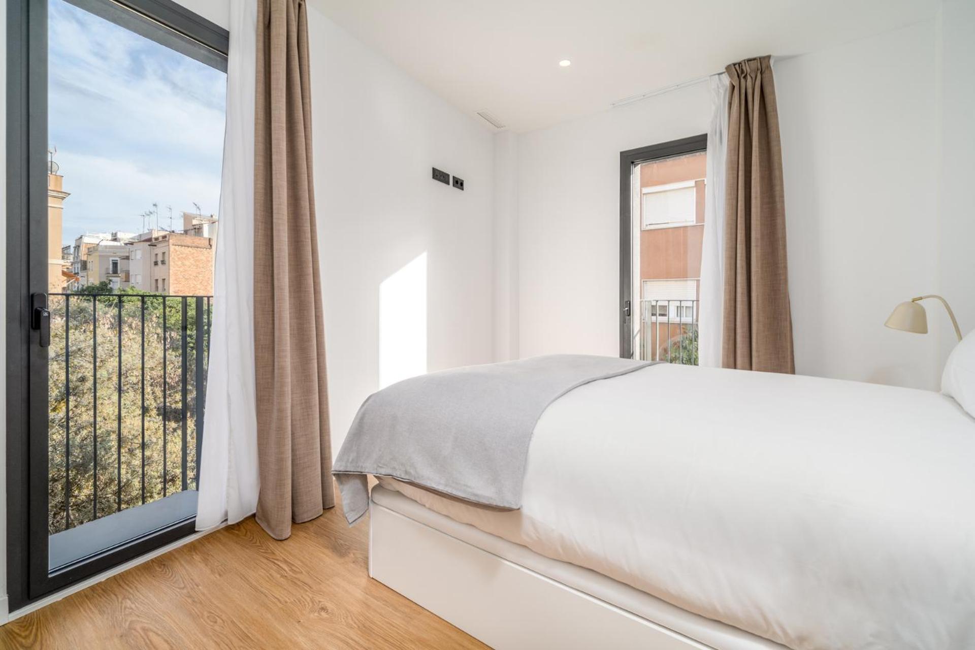 Limehome Barcelona Placa Pirineus L'Hospitalet de Llobregat Exterior foto