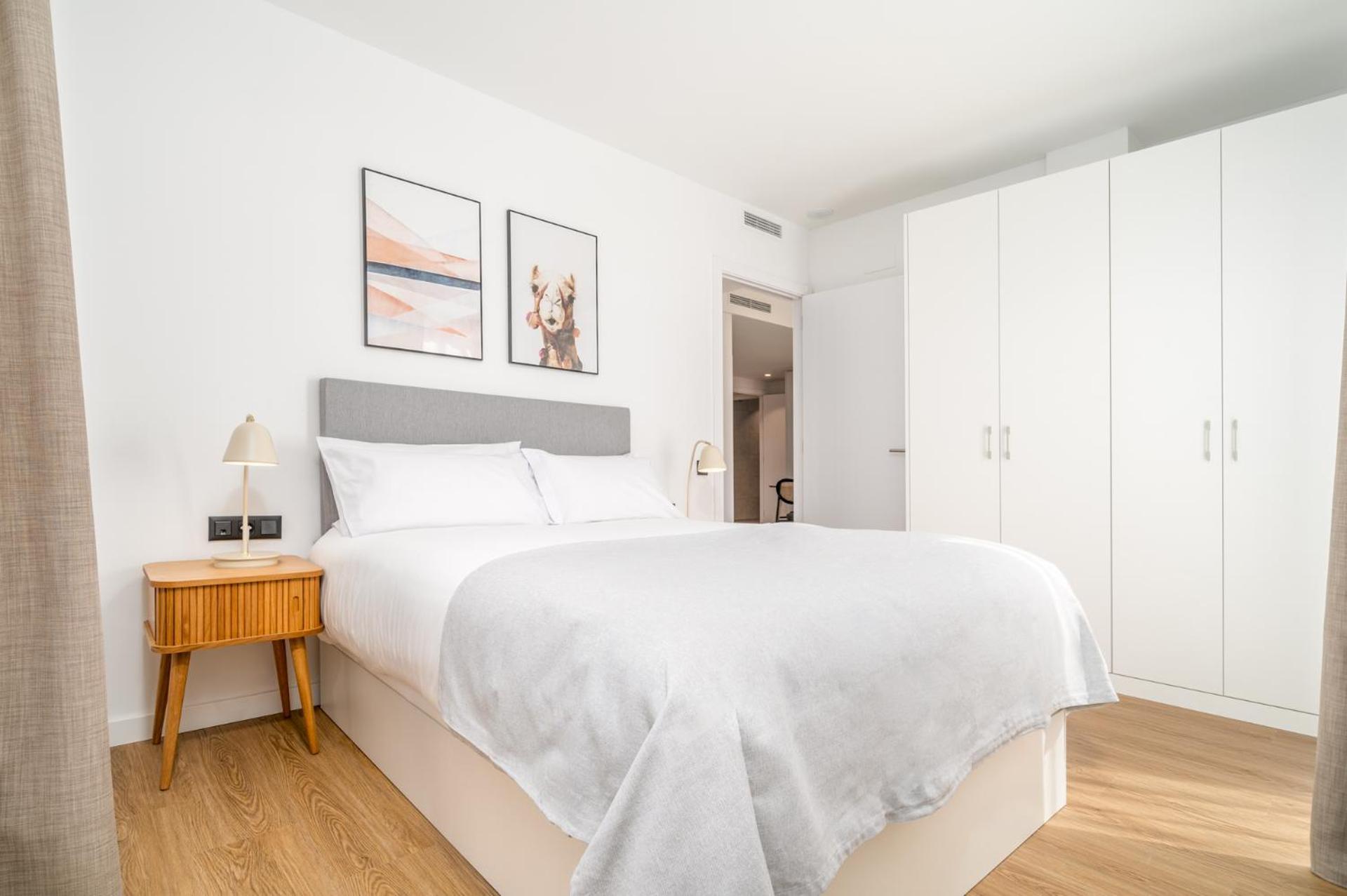 Limehome Barcelona Placa Pirineus L'Hospitalet de Llobregat Exterior foto