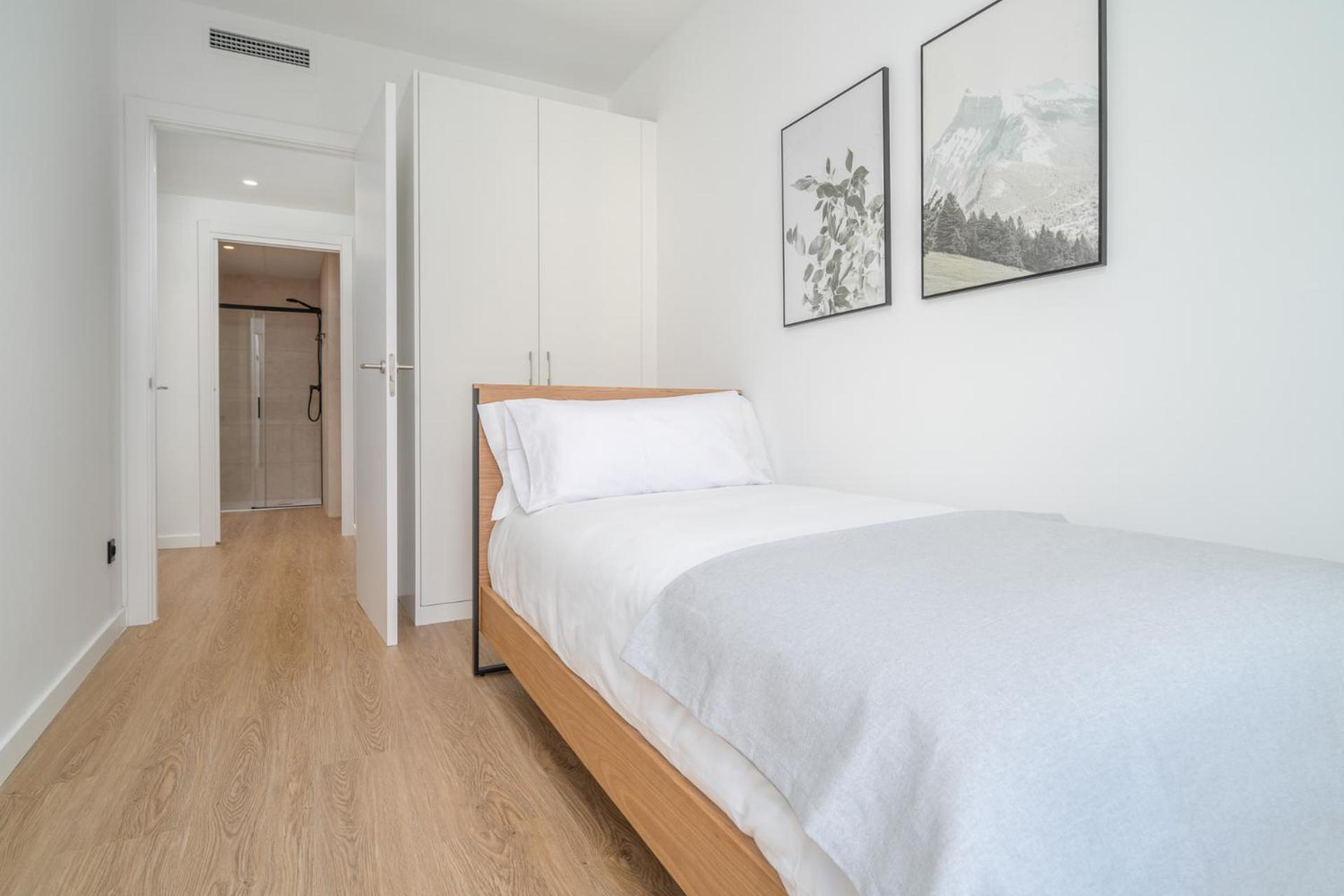 Limehome Barcelona Placa Pirineus L'Hospitalet de Llobregat Exterior foto