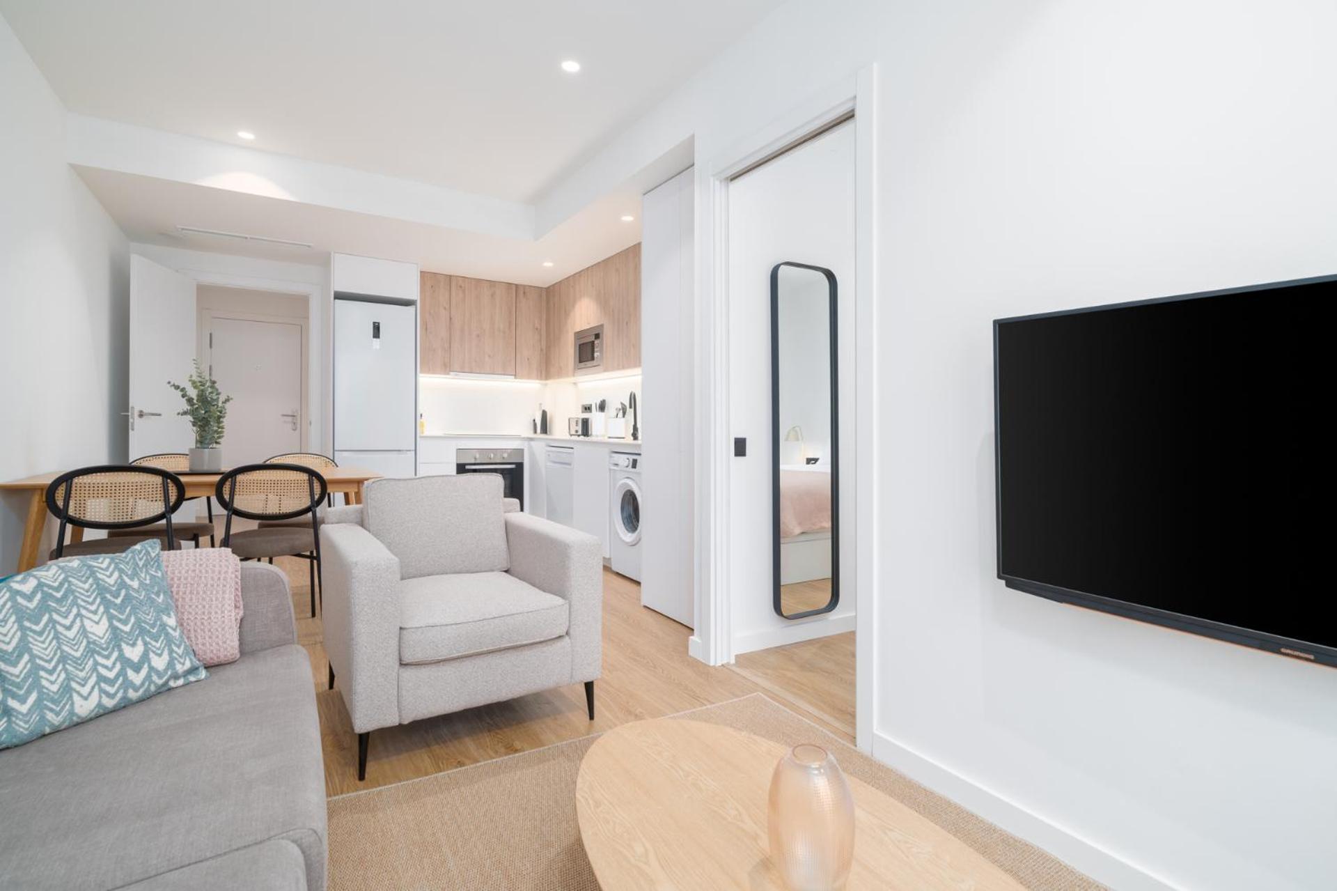 Limehome Barcelona Placa Pirineus L'Hospitalet de Llobregat Exterior foto