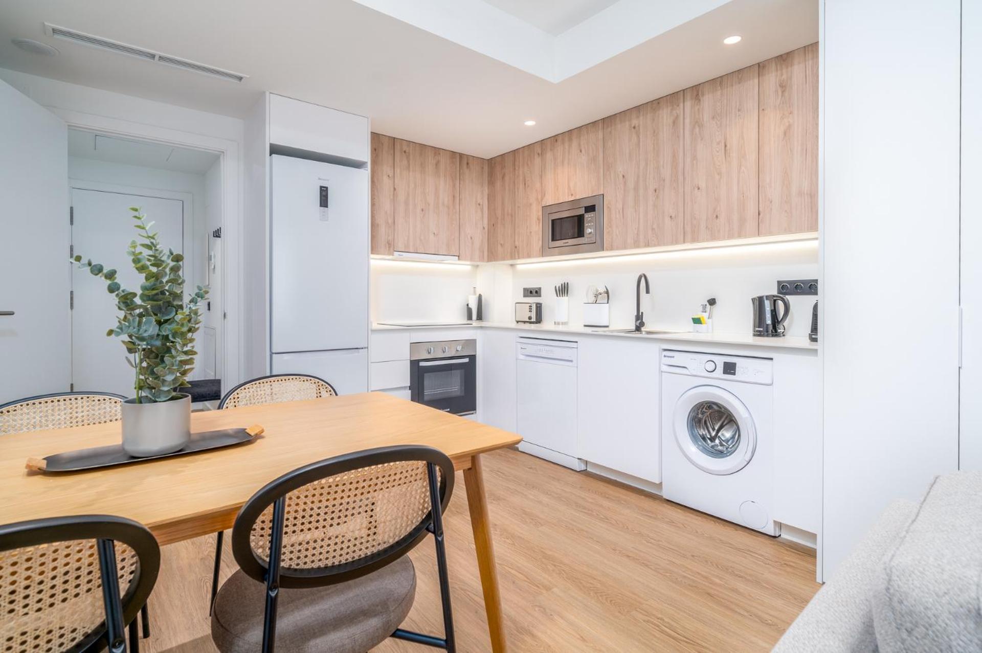 Limehome Barcelona Placa Pirineus L'Hospitalet de Llobregat Exterior foto