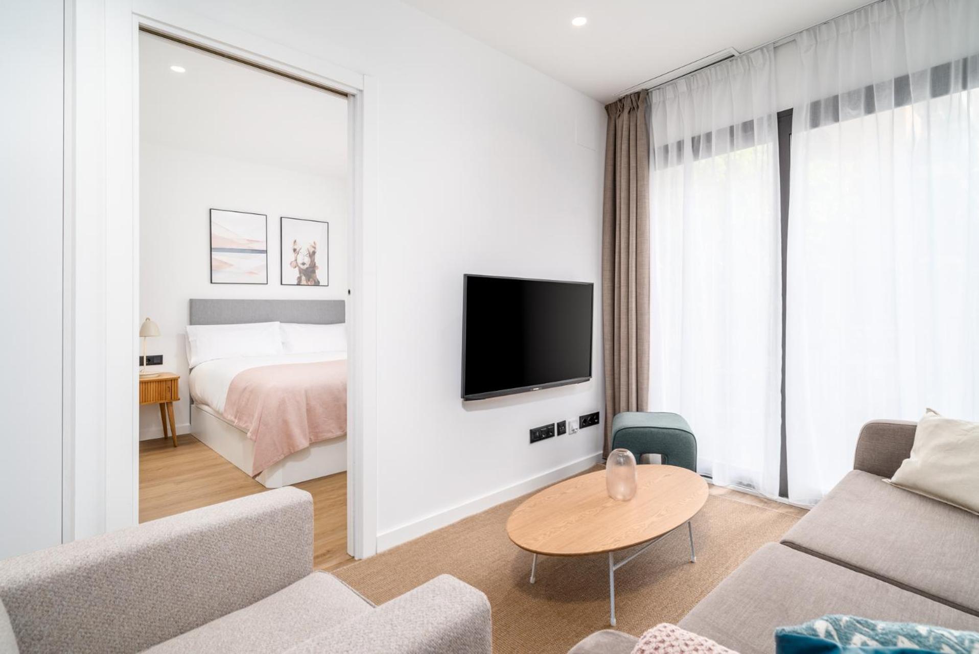 Limehome Barcelona Placa Pirineus L'Hospitalet de Llobregat Exterior foto