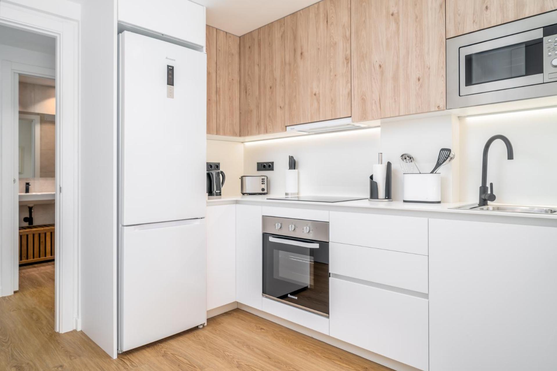 Limehome Barcelona Placa Pirineus L'Hospitalet de Llobregat Exterior foto