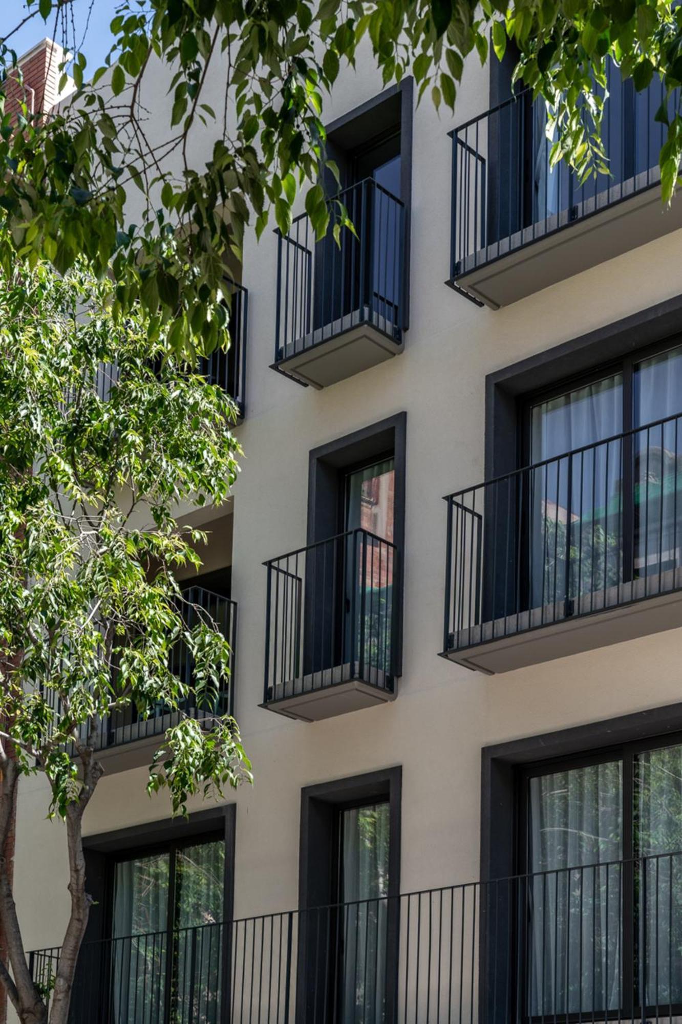 Limehome Barcelona Placa Pirineus L'Hospitalet de Llobregat Exterior foto